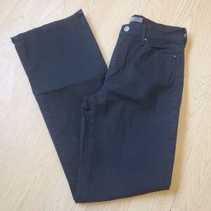 512 Perfectly Slimming Levi's Bootcut Woman's Size 8M.